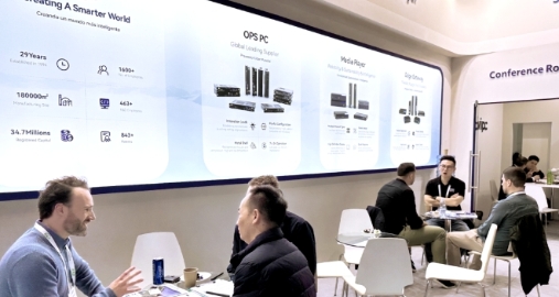 创新与突破 | 五五世纪智能携商显方案亮相ISE 2024